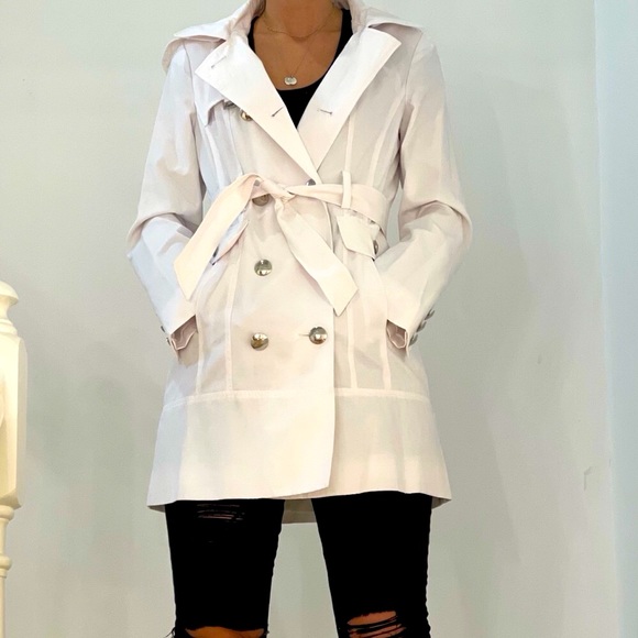 Beautiful Guess Spring Jacket - Picture 2 of 10